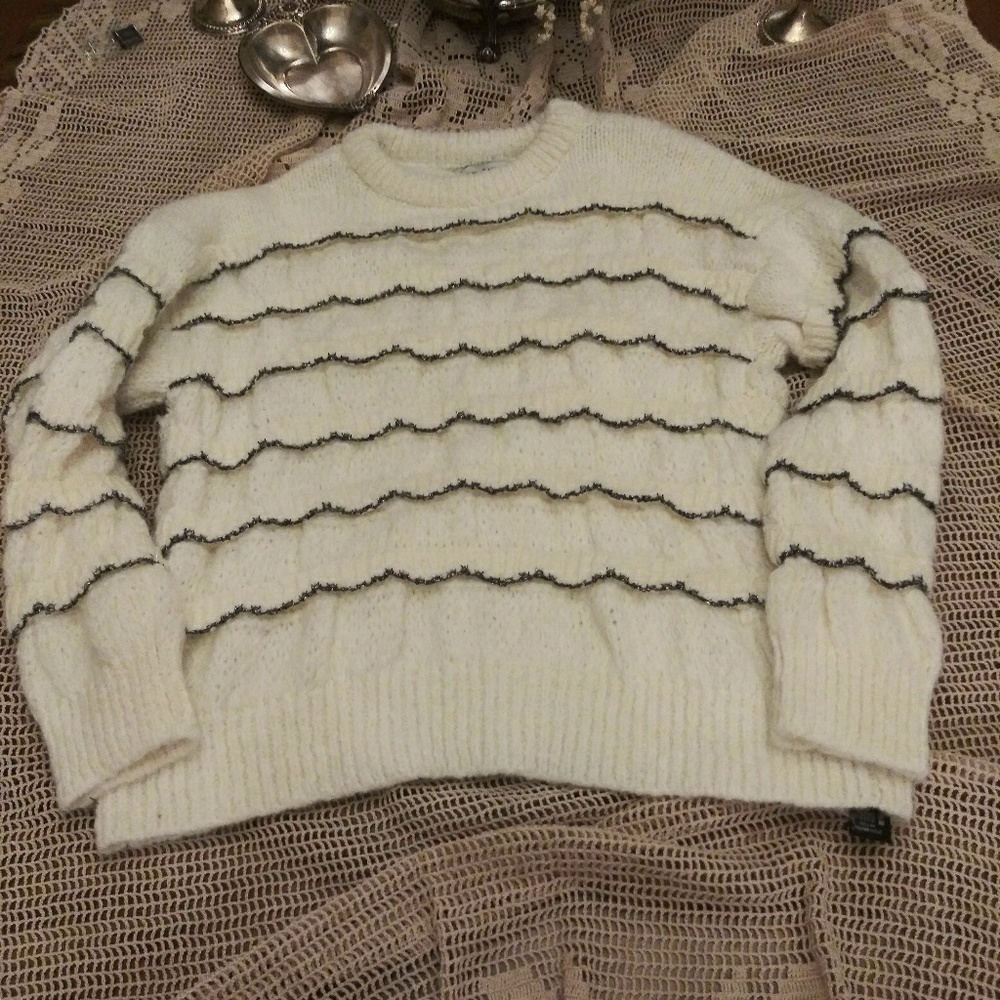 Zara wool ruffle trims with metallic thread sweate - Picture 3 of 5